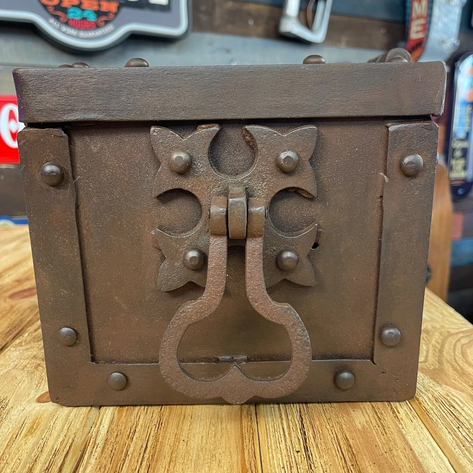 Caja fuerte de hierro fundido Old West | Tombstone AZ Express Co. Lockbox decoración de cofre Foto 3 de 4