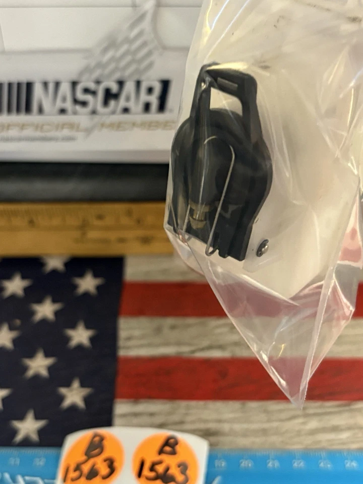 VINTAGE ASSOCIATED GT 1/10 Fuel Tank No Leaks / PreOwned - Image 4 of 4