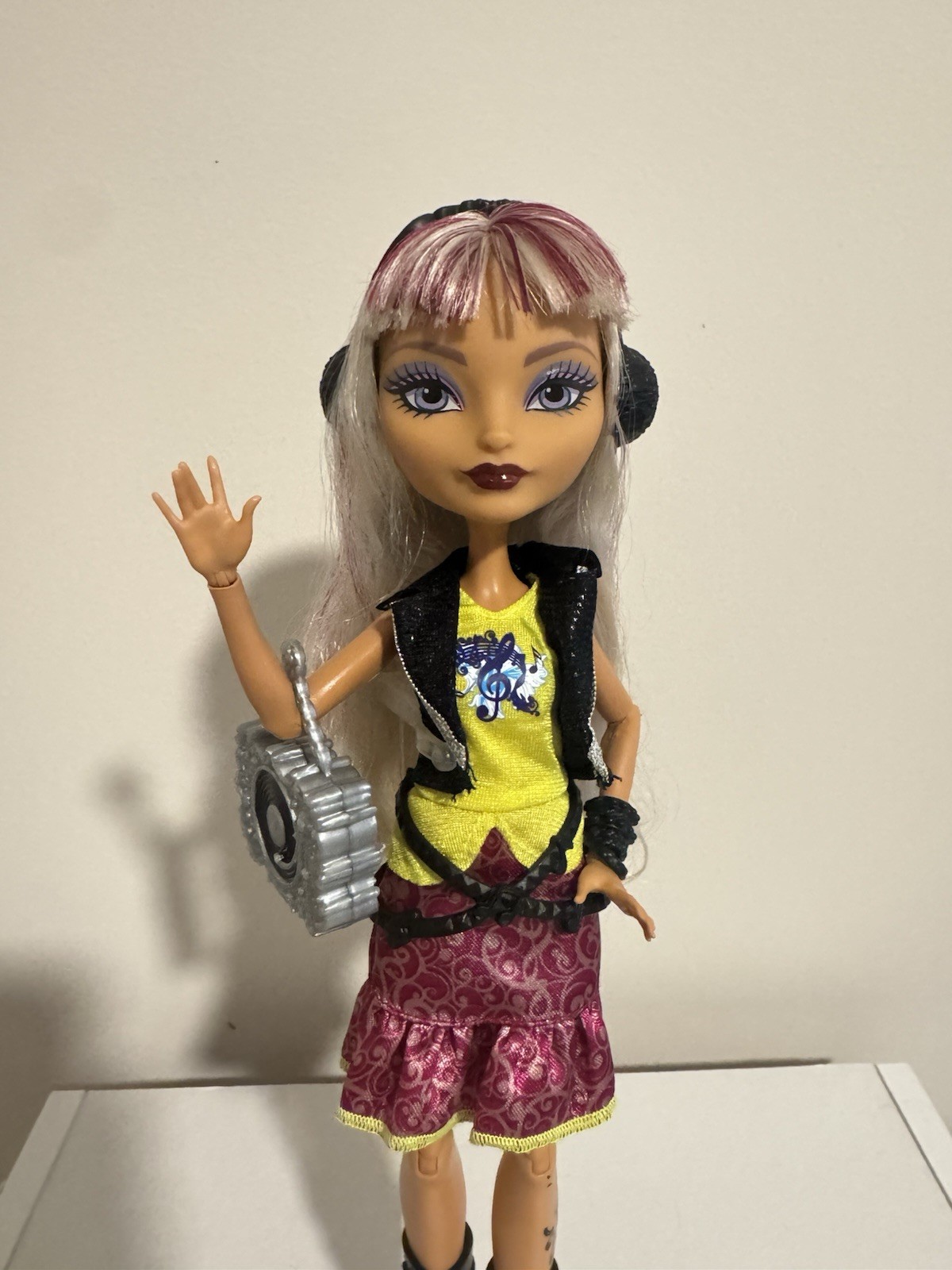 Ever After High Melody Piper Doll with Stand and Brush