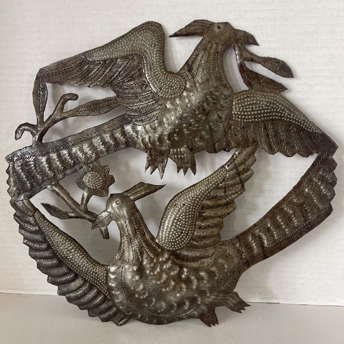 Sculpture art métal "oiseaux nichant en vol" Haïti 12x12" signée Romel vintage