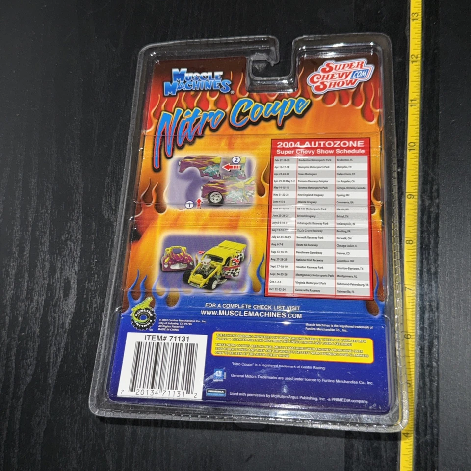 Muscle Machines Nitro 2003 cupé: Jeep Willys Stinger azul '33, Bruce Boland nuevo en paquete Foto 2 de 4