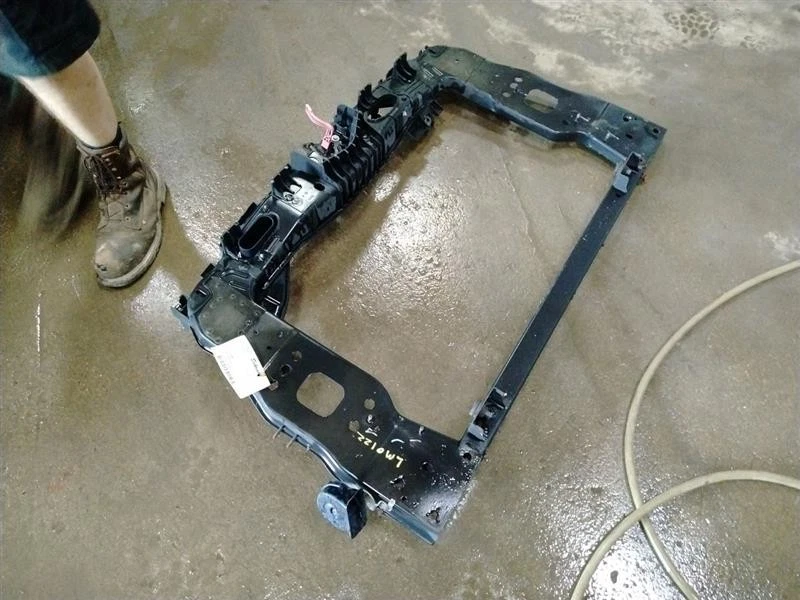 Радиатор с основной поддержкой 68202011AA подходит для Fiat 500 2207943 14–17 годов выпуска - Изображение 2 из 4