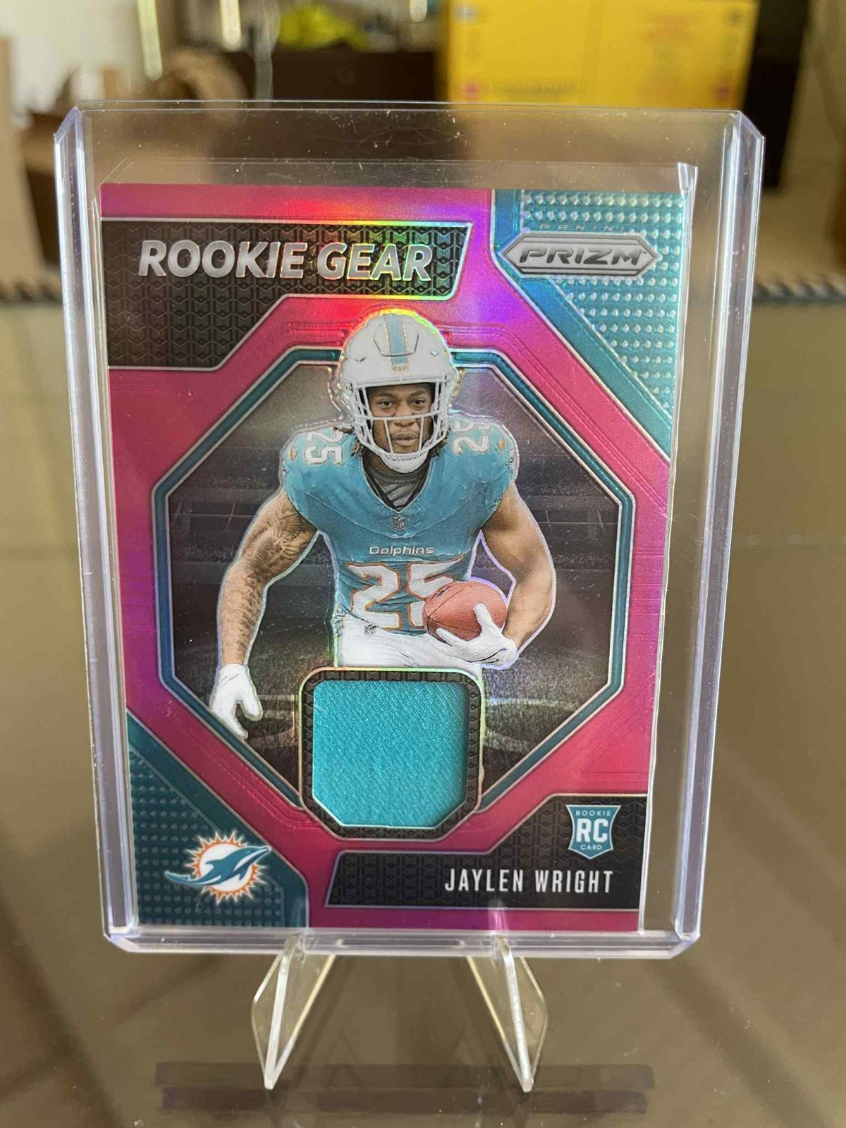 2024 Panini Prizm - Rookie Gear Jaylen Wright #RG-JWT Pink Prizm (MEM, RC)