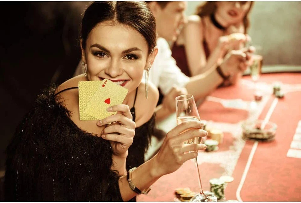 Las Vegas 24k Gold Plated Playing Cards Poker Game Deck Black Jack Rumy Gift - Image 4 of 4