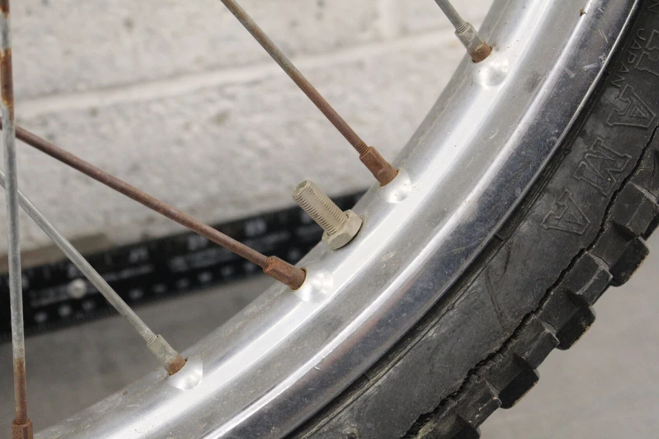 Llanta delantera Yamaha DT100 1978 (2,75-21) S785 Foto 4 de 4