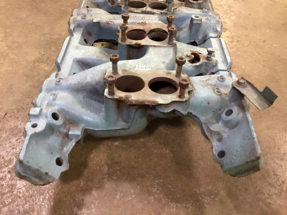 61 63 Pontiac Grand Prix Catalina Super Duty 421 Tri Power colector de admisión Foto 3 de 4