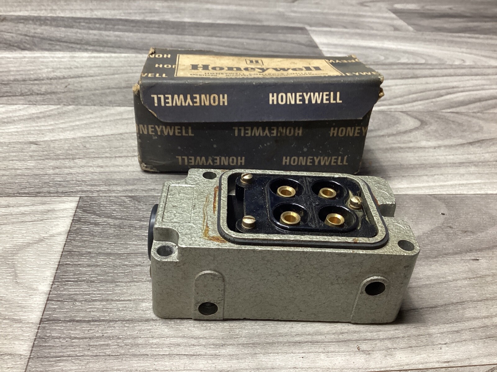 Honeywell/Micro Switch 18PA1-3 Terminal Blocks #121K48*CO