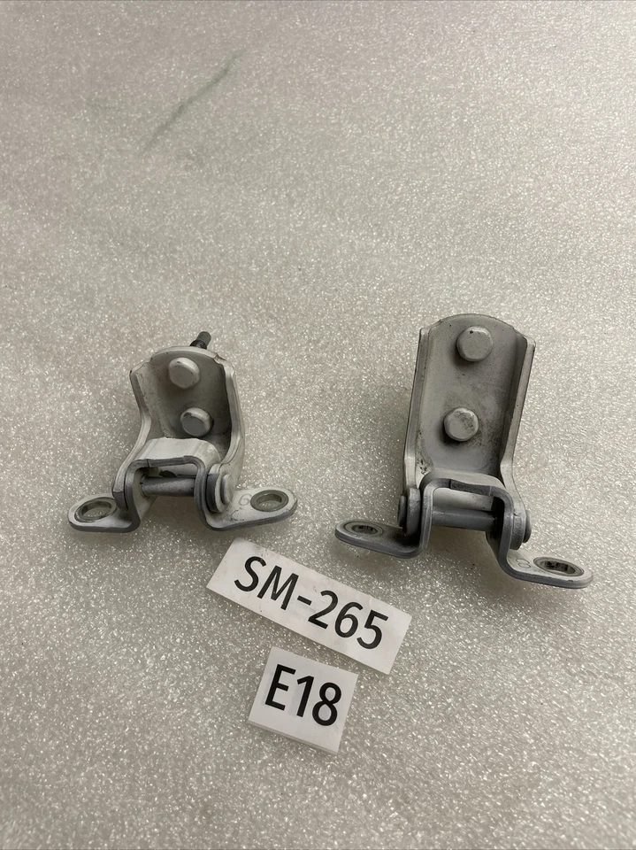 Toyota Corolla 1997 bisagra de puerta trasera izquierda del lado del conductor superior e inferior OEM Foto 2 de 4