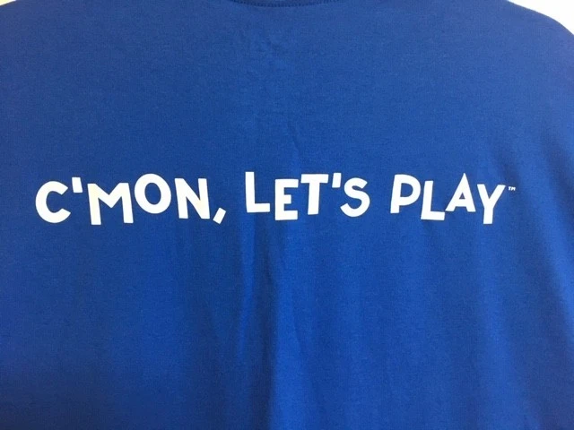 Camiseta Toys R Us Uniforme de Empleado Azul XL C'MON, LET'S PLAY + Tarjeta de Tiempo Lanyard Foto 4 de 4