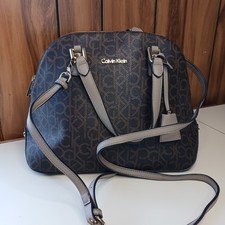 Borsa a mano Calvin Klein marrone monogramma borsa a cupola borsa a tracolla