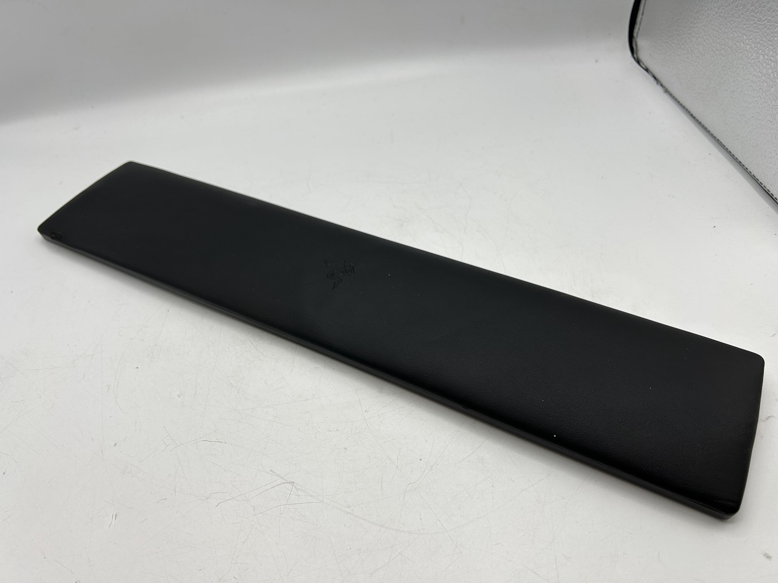 Razer Wrist Rest for Full-Size Keyboard Ergonomic Leatherett