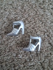 Barbie Basics Model Muse Silver Strappy T-Strap High Heel Shoes Doll Replacement