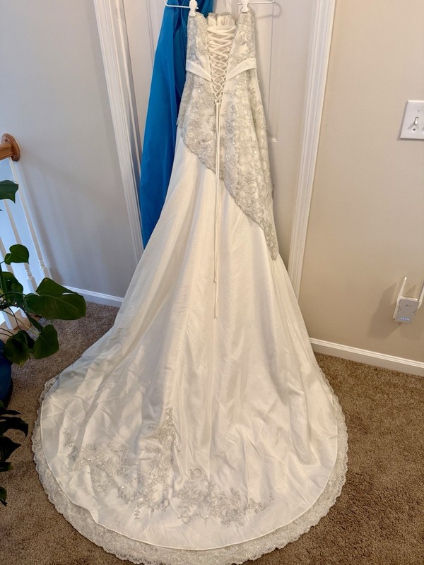 Maggie Sottero Ivory Strapless Ball Gown Lace Beaded Satin Train Dress 8