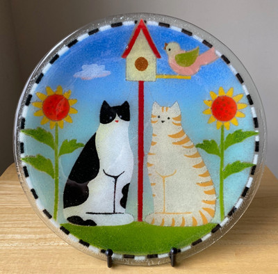 Vintage PEGGY KARR GARDEN CATS 11'' Round Fused Glass Plate - EUC