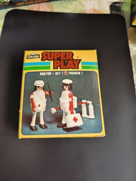 Chewitt Grand Super Play ( Similar Playmobil)