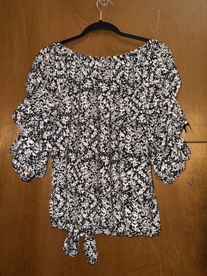 cece top medium Nwot Shirt Sleeve Light Weight Slimming!