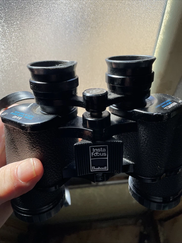 Bushnell Sports View Binoculars  - Image 3 of 4