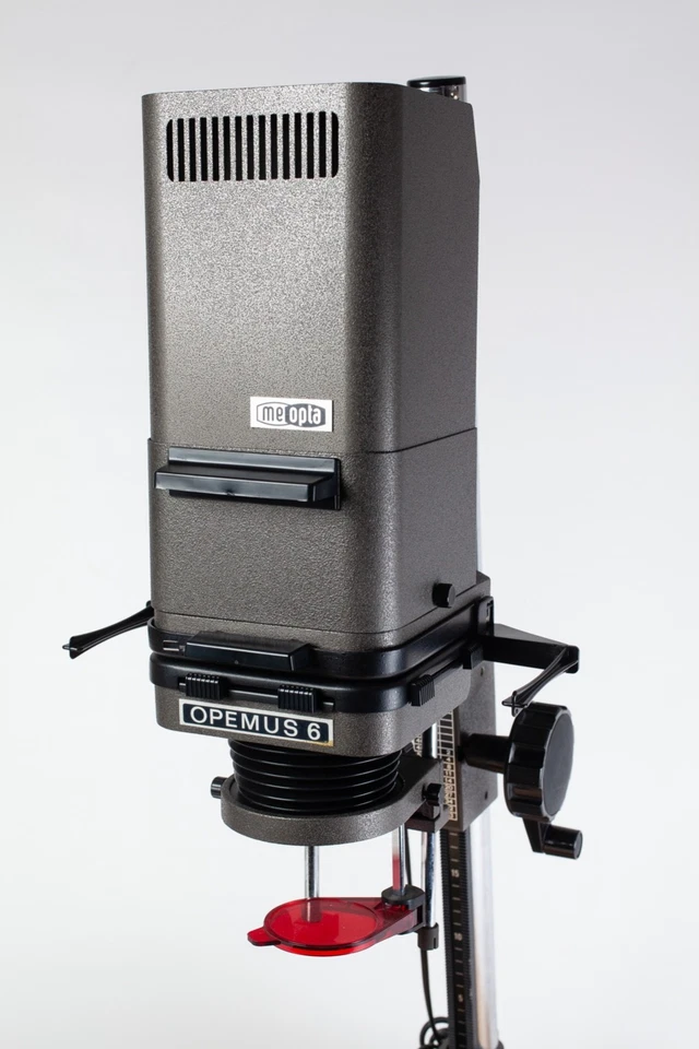 Ampliador universal Meopta Opemus 6 blanco y negro 6x6 cm / 35 mm + lentes Meopta de 75 mm y 50 mm Foto 3 de 4