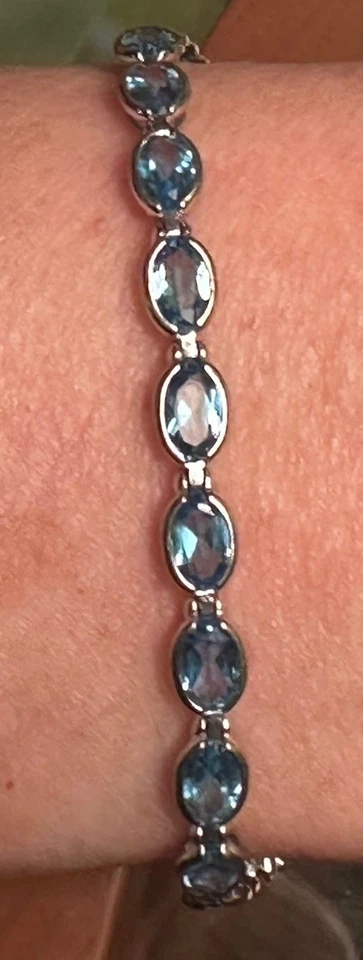 Oro blanco 14k con topacio azul 8,5 pulgadas 5 carros Foto 3 de 4