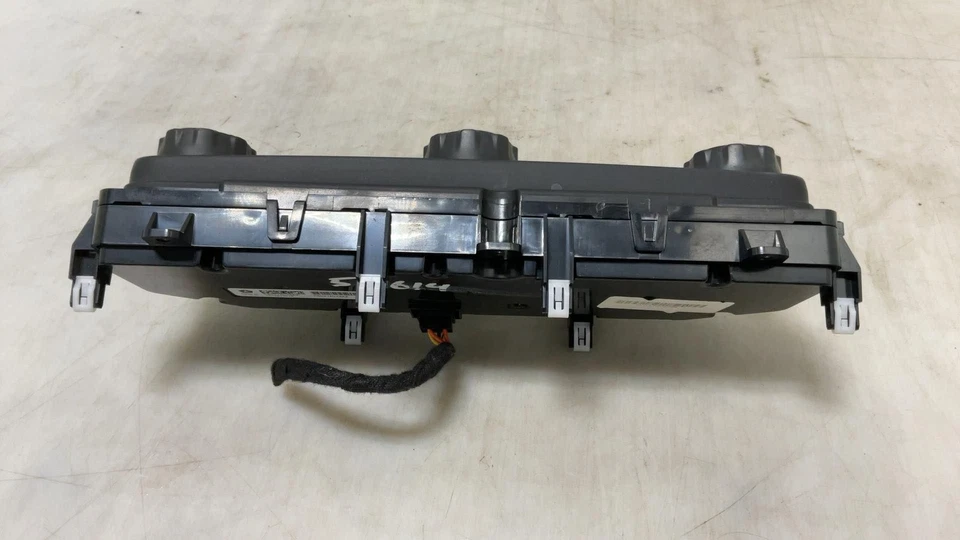 Jeep JL Wrangler 6SX74DX9AC Climate Temperature Control Panel 2019-2020 077573 - Image 4 of 4