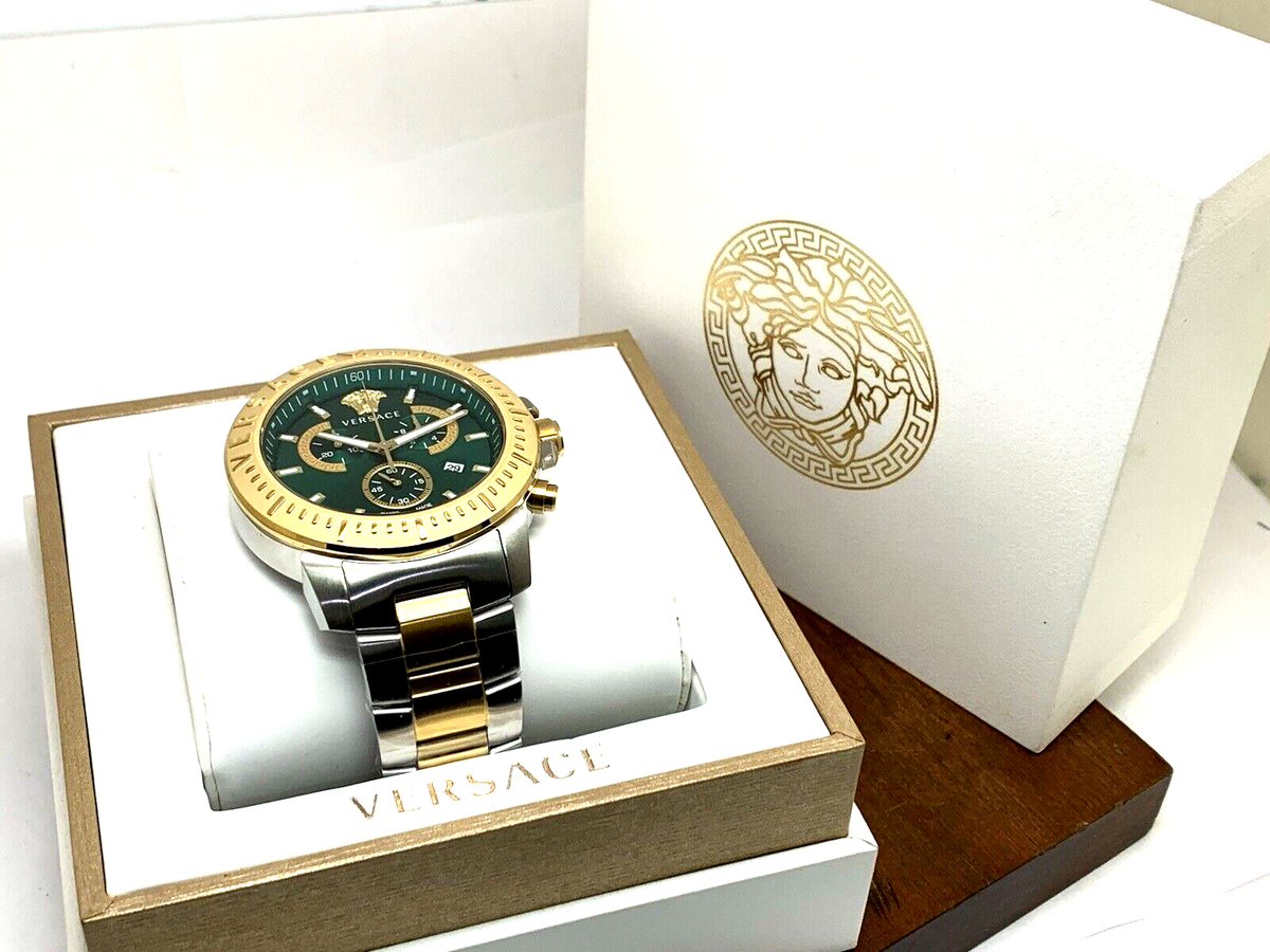 【Versace】　ヴェルサーチ　時計　VE2C00421 箱付き Versace Men's Watch VE2E00421 Swiss Quartz Chronograph Green Dial