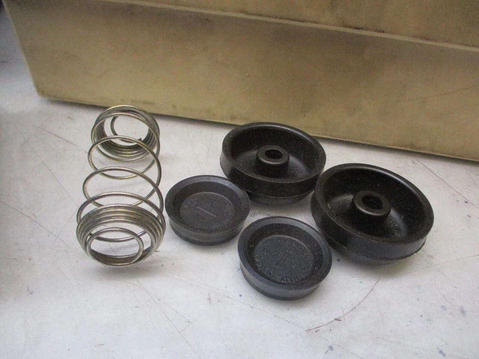 Kit de reparación de cilindro de rueda de freno de tambor Bendix 66815 Foto 2 de 2