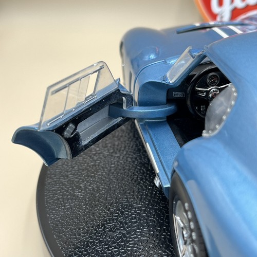Exoto 1/18 Shelby Cobra Daytona Coupe #6 Blue 1964 ChrisAmon Le Mans RLG18002 - Picture 15 of 23