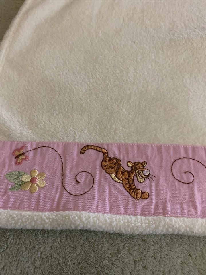 Disney Baby Винни-Пух поросенок тигр вышитый розовый кремовый флисовое одеяло - Изображение 4 из 4