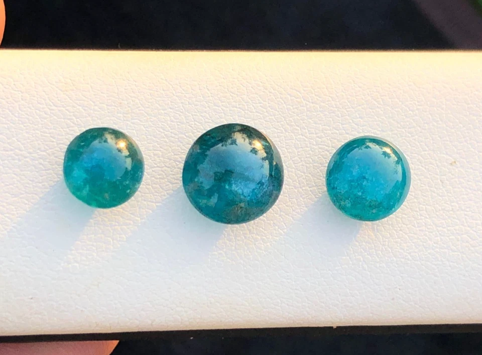 Piedra preciosa suelta cabujón apatita natural de alta calidad de 11,25 quilates de África Foto 4 de 4