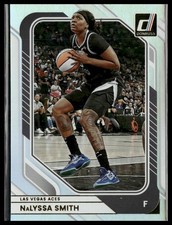 2026 Donruss WNBA #41 NaLyssa Smith Holo (i24784)