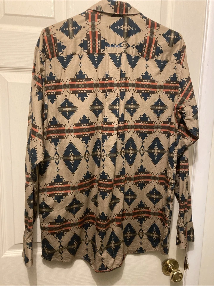 Masculino Ariat Manga Longa Botão para Cima Pérola Snap Design Estampa Nativa Ocidental Tamanho M - Imagem 2 de 4