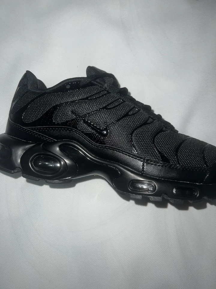 Nike Tn Triple Black - Nere - Taglia 43 - US 9.5 - UK 8.5 - 27.5 CM - Immagine 3 di 4
