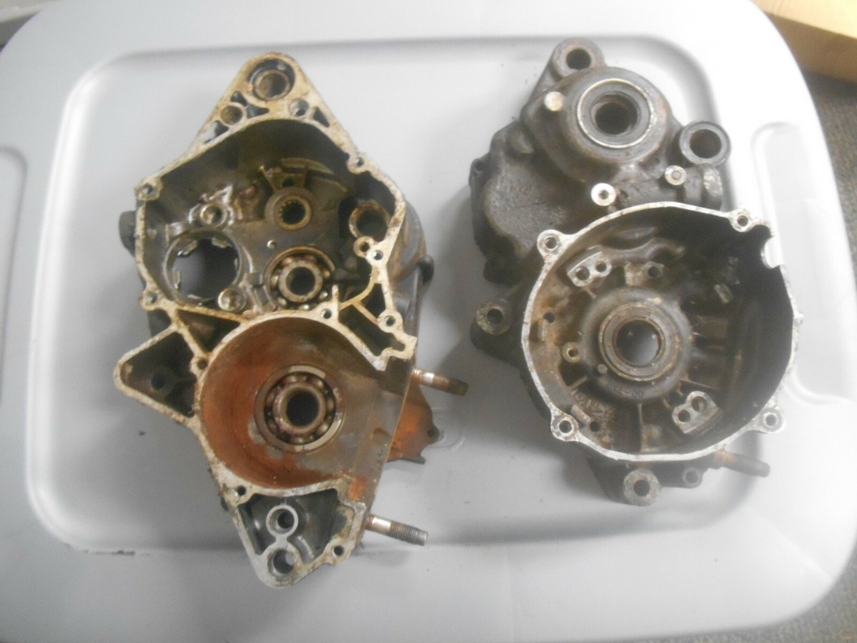 やまきんぐ Yamaha Crankcase 1 5X4-15111-00 & Crankcase 2 5X4-15121-00 1982