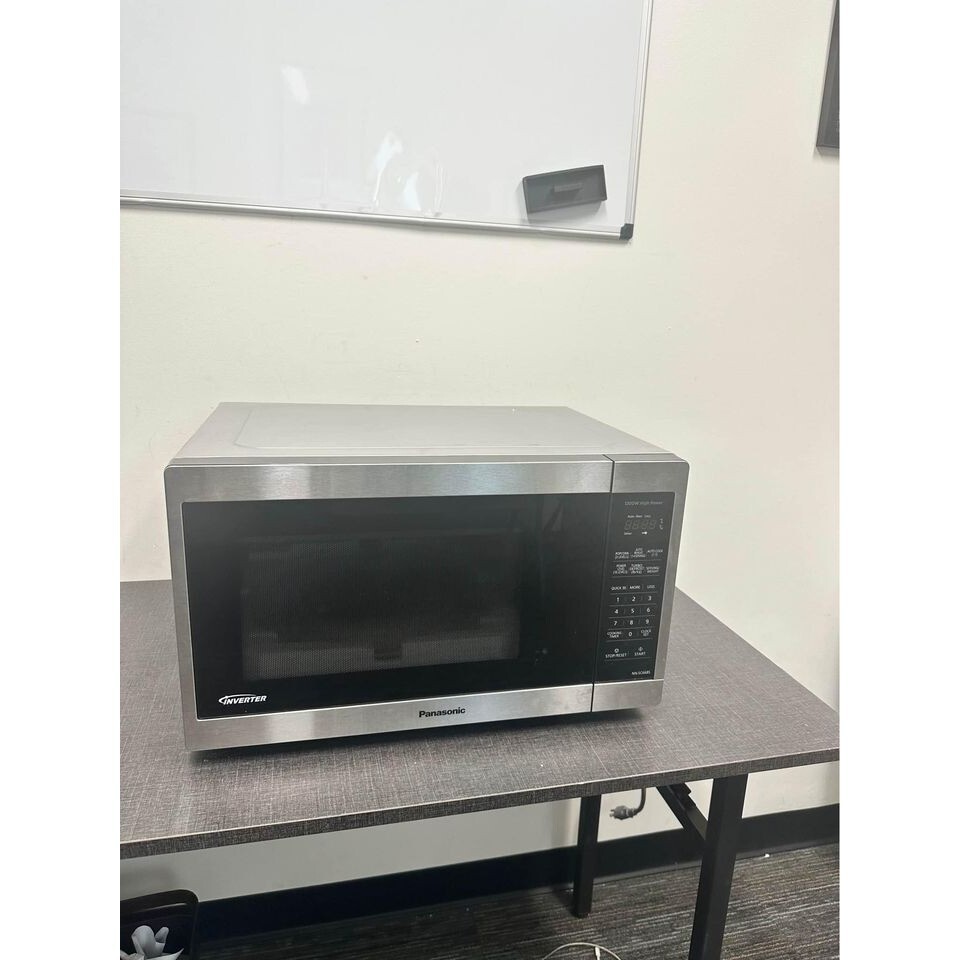 Panasonic 1.3CuFt Stainless Steel Countertop Microwave Oven NNSC668S