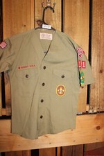 Boy Scouts of America BSA Youth Shirt Vintage Green Small   Sewn on patches