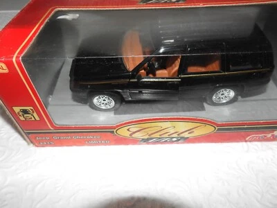 voiture miniature JEEP GRAND CHEROKEE LIMITED 1/18 MAJORETTE DANS SA BOITE - Photo 1/4