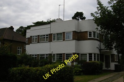 Foto 6x4 Doppelhaushälften, Ravensmead Road Beckenham mit ihrer Wohnung c2015
