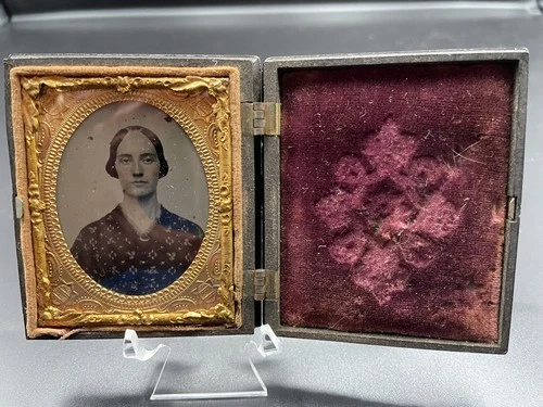 9th Plate Ambrotype, Young Woman, In Union Case