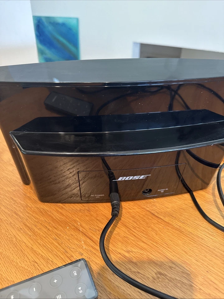 Bose SoundDock Series II 30-Pin Speaker With New Remote - Image 4 of 4