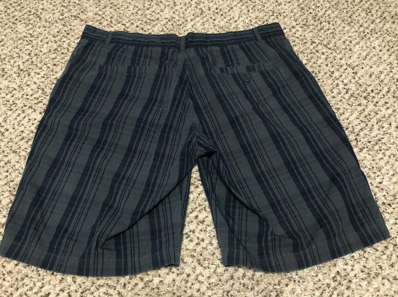 SCHÖNE Nike The Athletic Dept grau blau gestreift flache Freizeitshorts