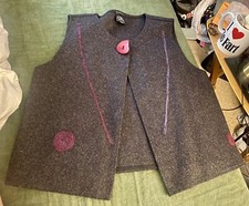 Living Out Loud With Mia Pointy Vest Womens Medium Gray 100% Wool Art To Wear