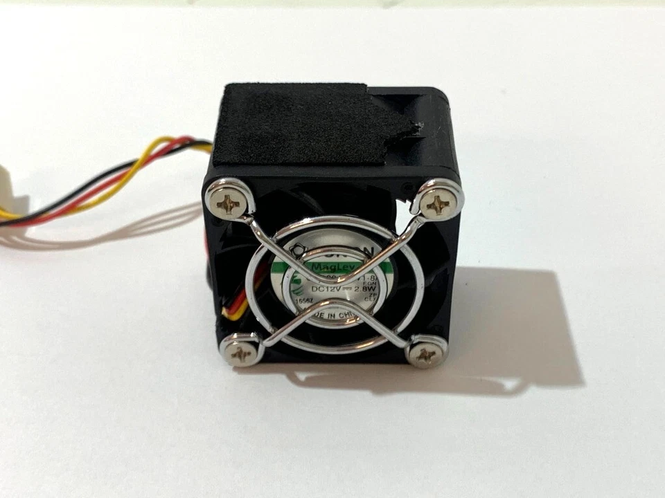 Sunon Maglev GM1204PQV1-8A DC 12V 2.8W 40x40x28mm 2 Pin Case/CPU Cooling Fan - Image 2 of 3