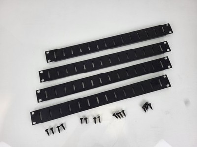 4 x Middle Atlantic Rack Schrank Rohling Raumfüller und Schrauben