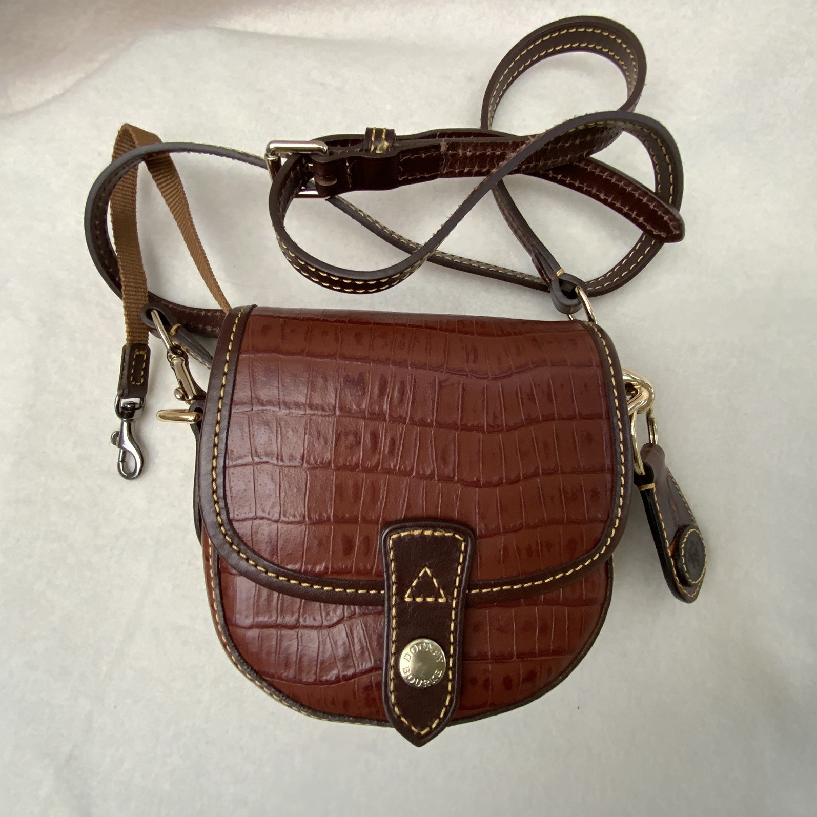 Timeless Vintage Dooney & Bourke Mini Crossbody – Everyday & Special Occasions!b