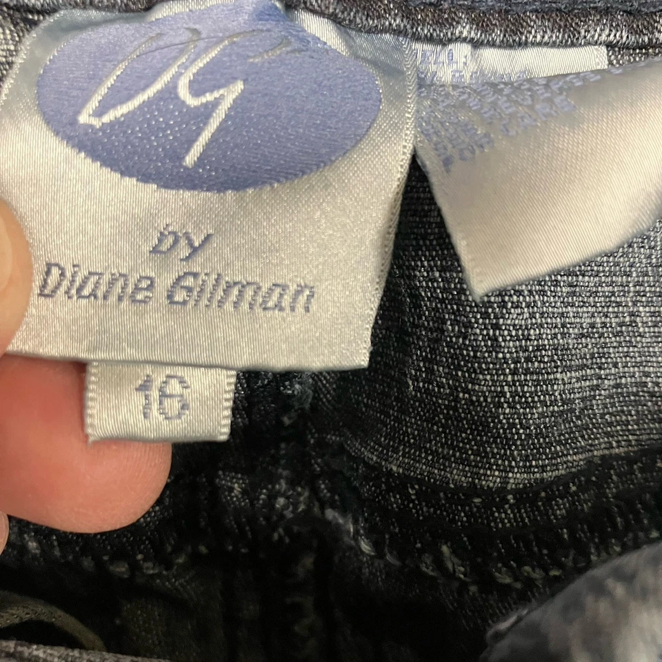 DG2 by Diane Gilman Women's Size 16 Acid Wash Dark Blue Denim Jeans - Image 4 of 4