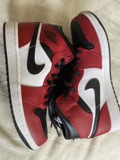 Jordan 1 Mid Chicago Black Toe