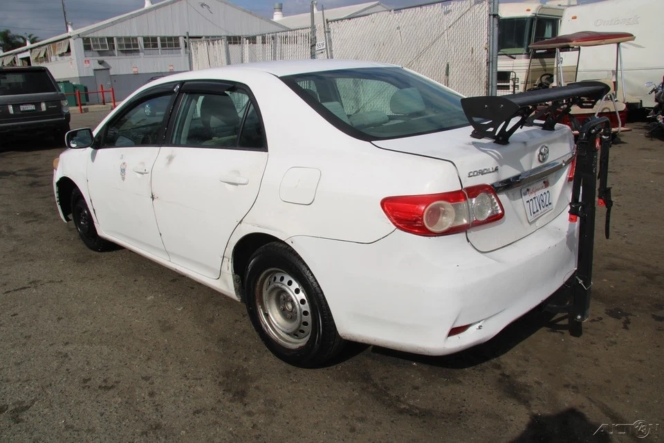 Toyota Corolla LE 2011 Foto 4 de 4