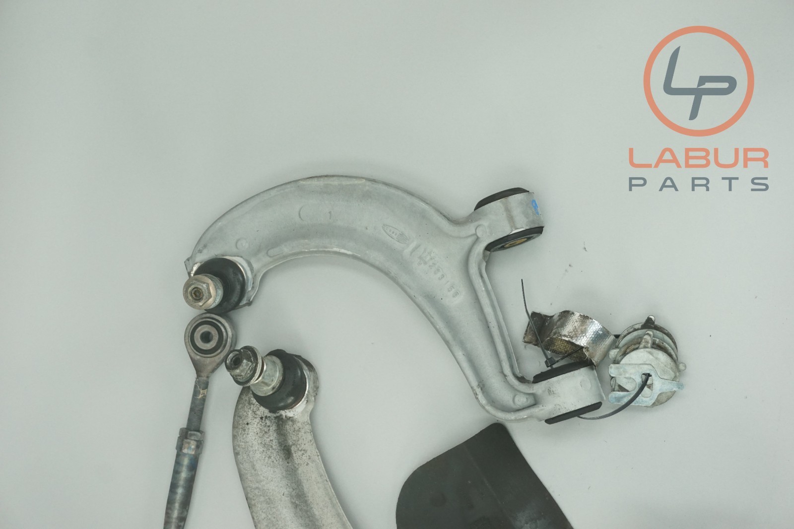 M139 03-10 Maserati Quattroporte Rear Right Side Control Arm Knuckle Hub Z7049