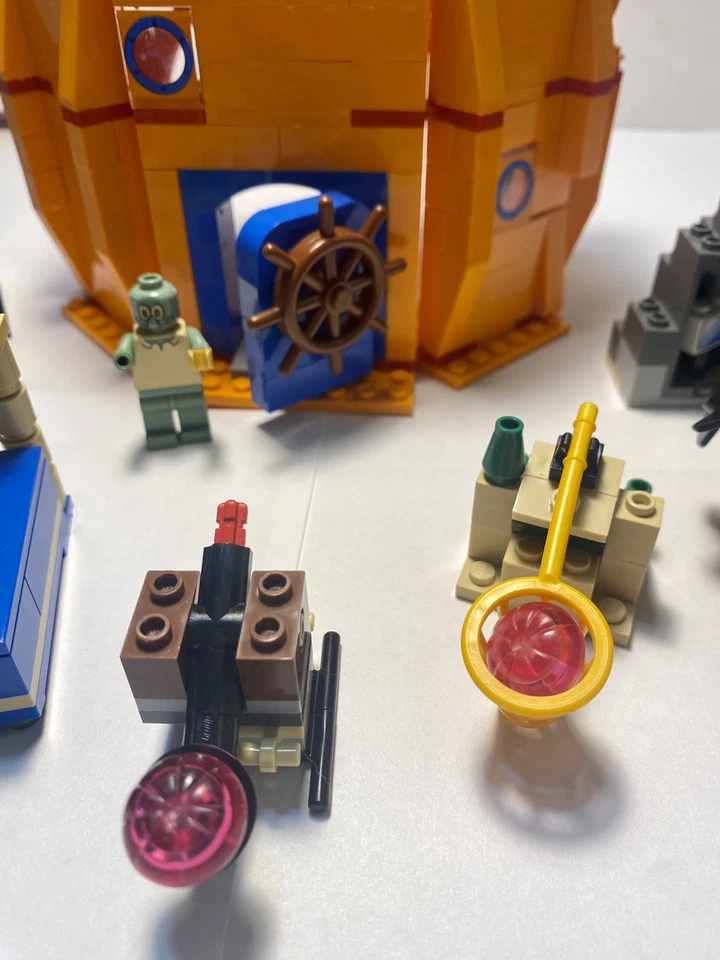 LEGO 3827 SpongeBob SquarePants Adventures in Bikini Bottom 99.9% Complete Read - Image 3 of 4