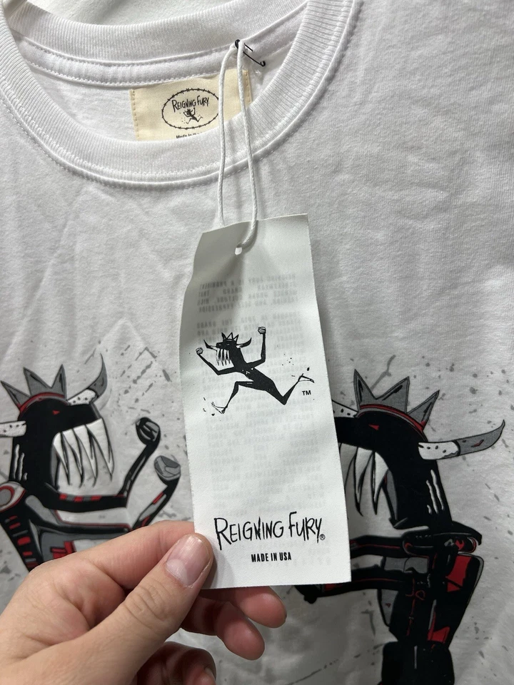 Camiseta REIGNING FURY Exposición de Arte Evento Talla Pequeña Hecha en EE. UU. Foto 3 de 4